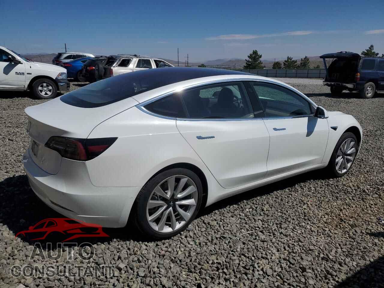 TESLA MODEL 3 2018 - 5YJ3E1EA4JF015867
