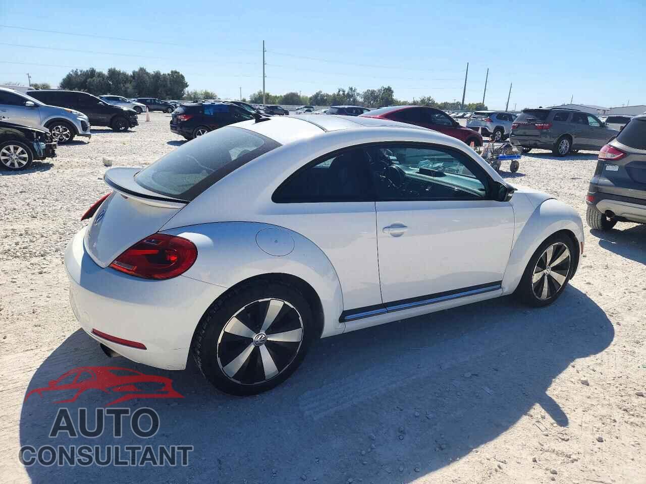 VOLKSWAGEN BEETLE 2012 - 3VWVA7AT2CM637491