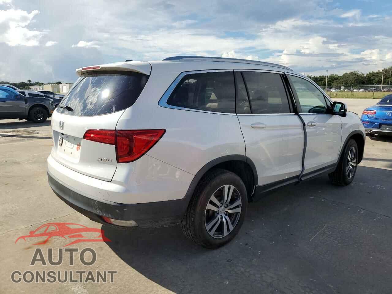 HONDA PILOT 2017 - 5FNYF6H55HB026336
