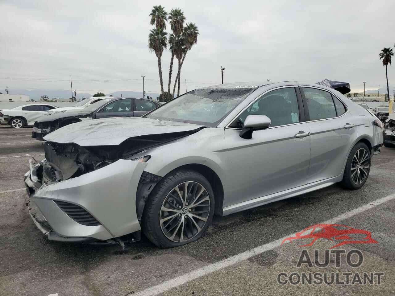 TOYOTA CAMRY 2018 - 4T1B11HK2JU632604
