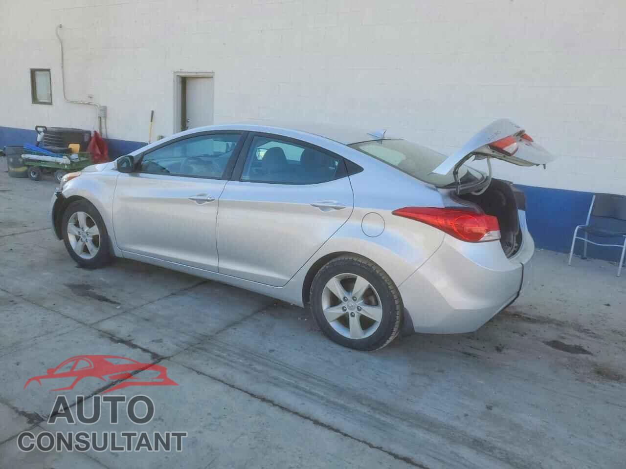 HYUNDAI ELANTRA 2013 - KMHDH4AE9DU682995