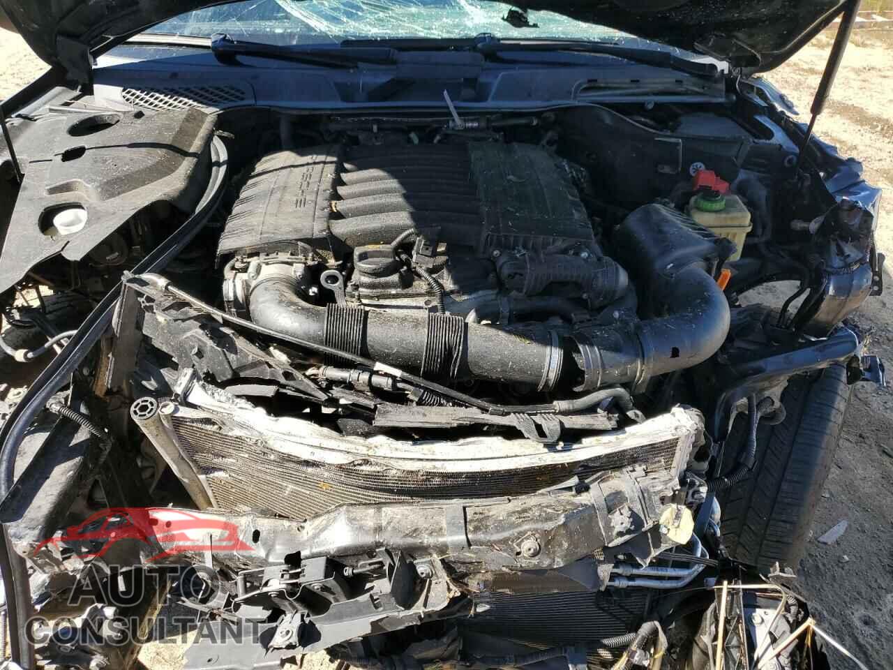 PORSCHE CAYENNE 2016 - WP1AA2A24GKA08824