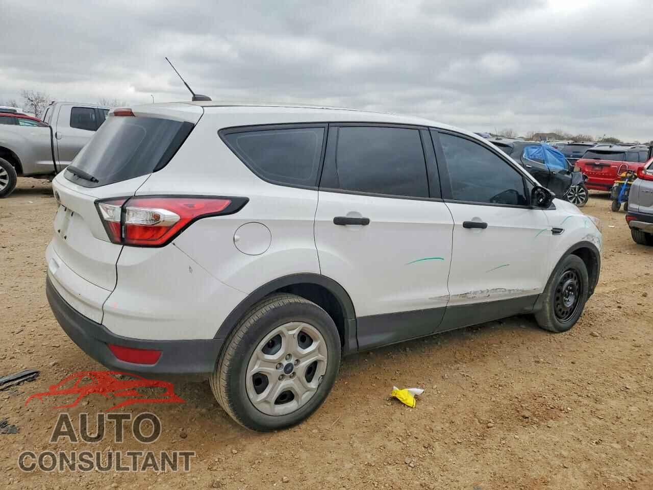 FORD ESCAPE 2017 - 1FMCU0F75HUD16516