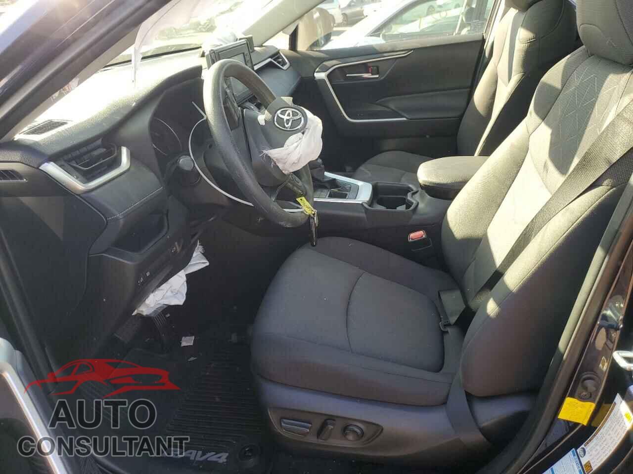 TOYOTA RAV4 2019 - JTMP1RFV8KD513544