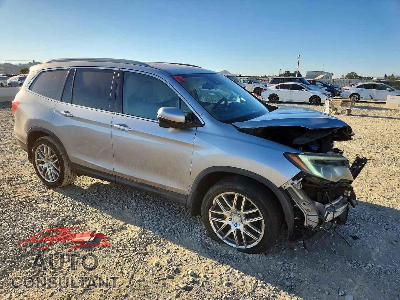 HONDA PILOT 2017 - 5FNYF6H92HB025129