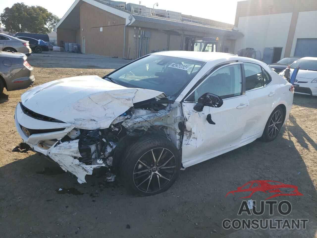TOYOTA CAMRY 2022 - 4T1T11BK8NU053779