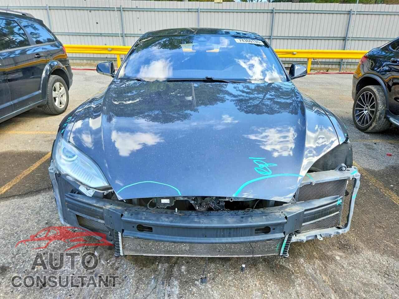 TESLA MODEL S 2015 - 5YJSA1E10FF116595
