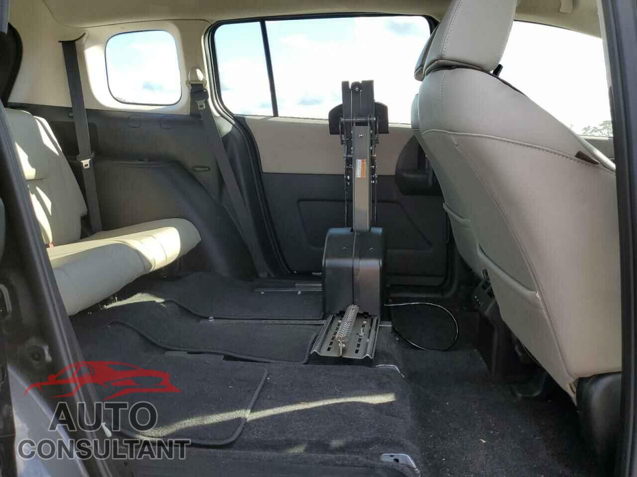 MAZDA 5 2015 - JM1CW2DL8F0180607