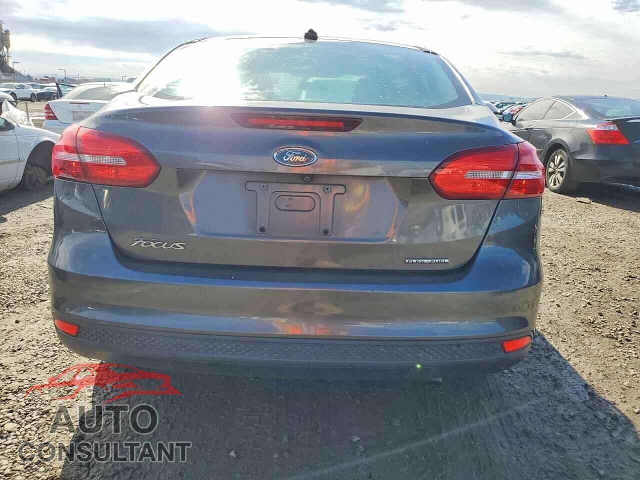 FORD FOCUS 2015 - 1FADP3E21FL256492