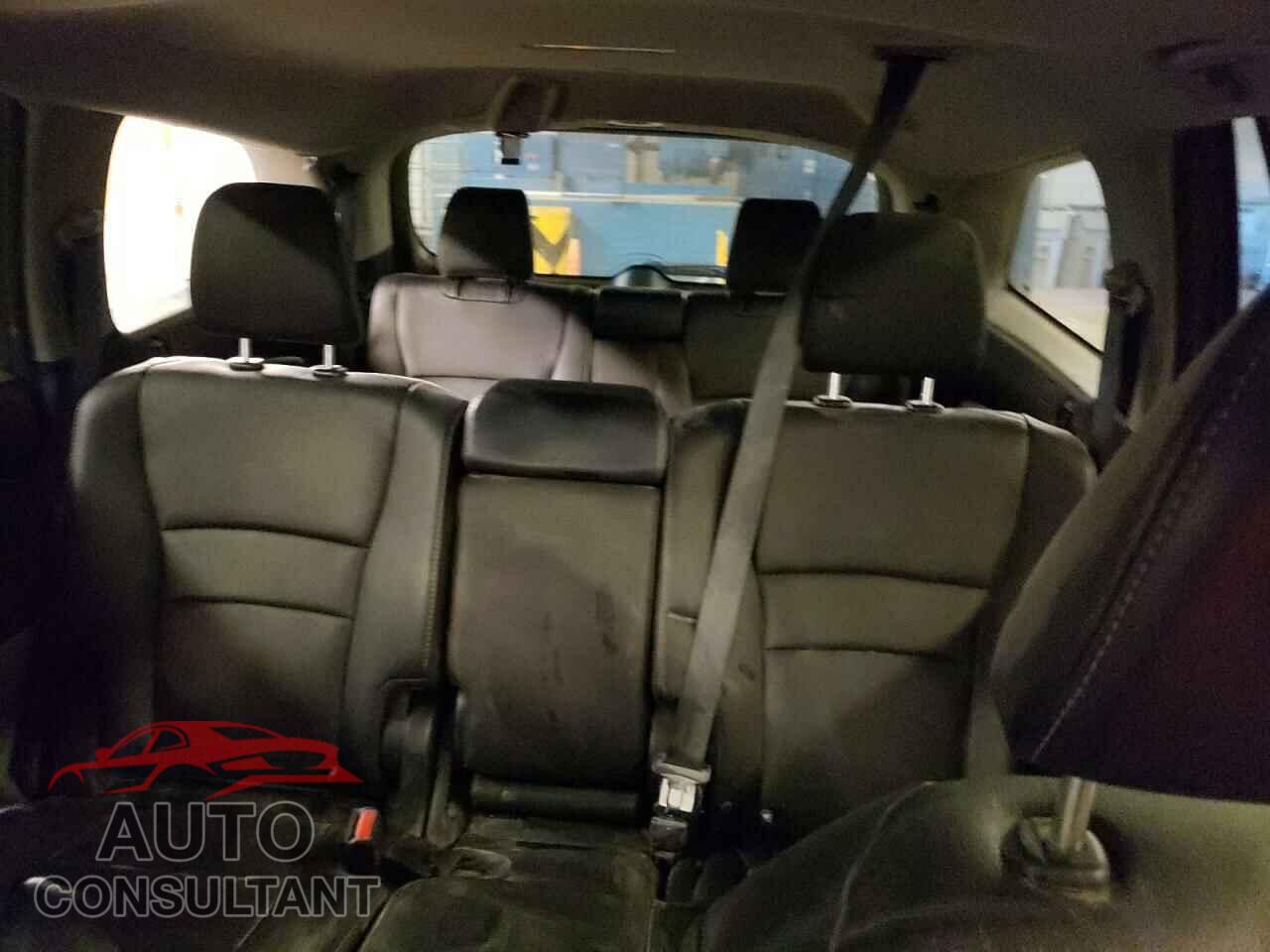 HONDA PILOT 2017 - 5FNYF6H55HB096855