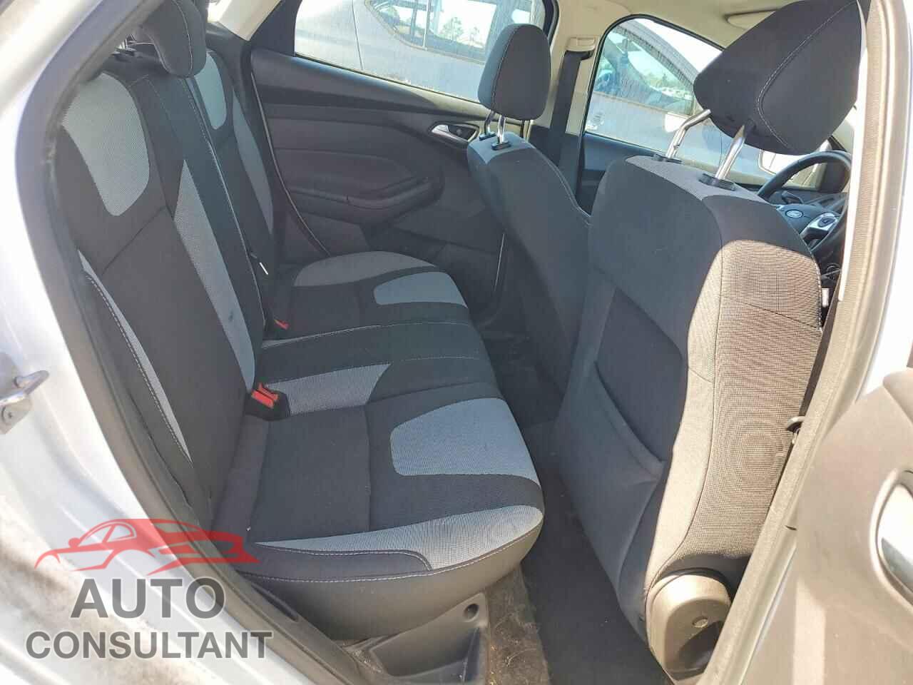 FORD FOCUS 2012 - 1FAHP3K24CL365742