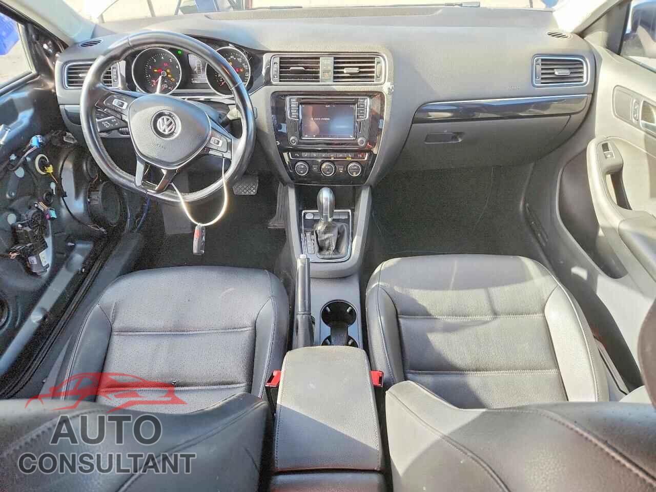 VOLKSWAGEN JETTA 2017 - 3VWL17AJ4HM399303