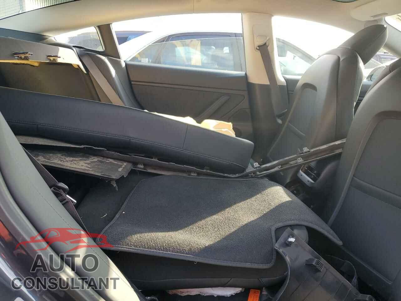 TESLA MODEL 3 2018 - 5YJ3E1EB5JF105716