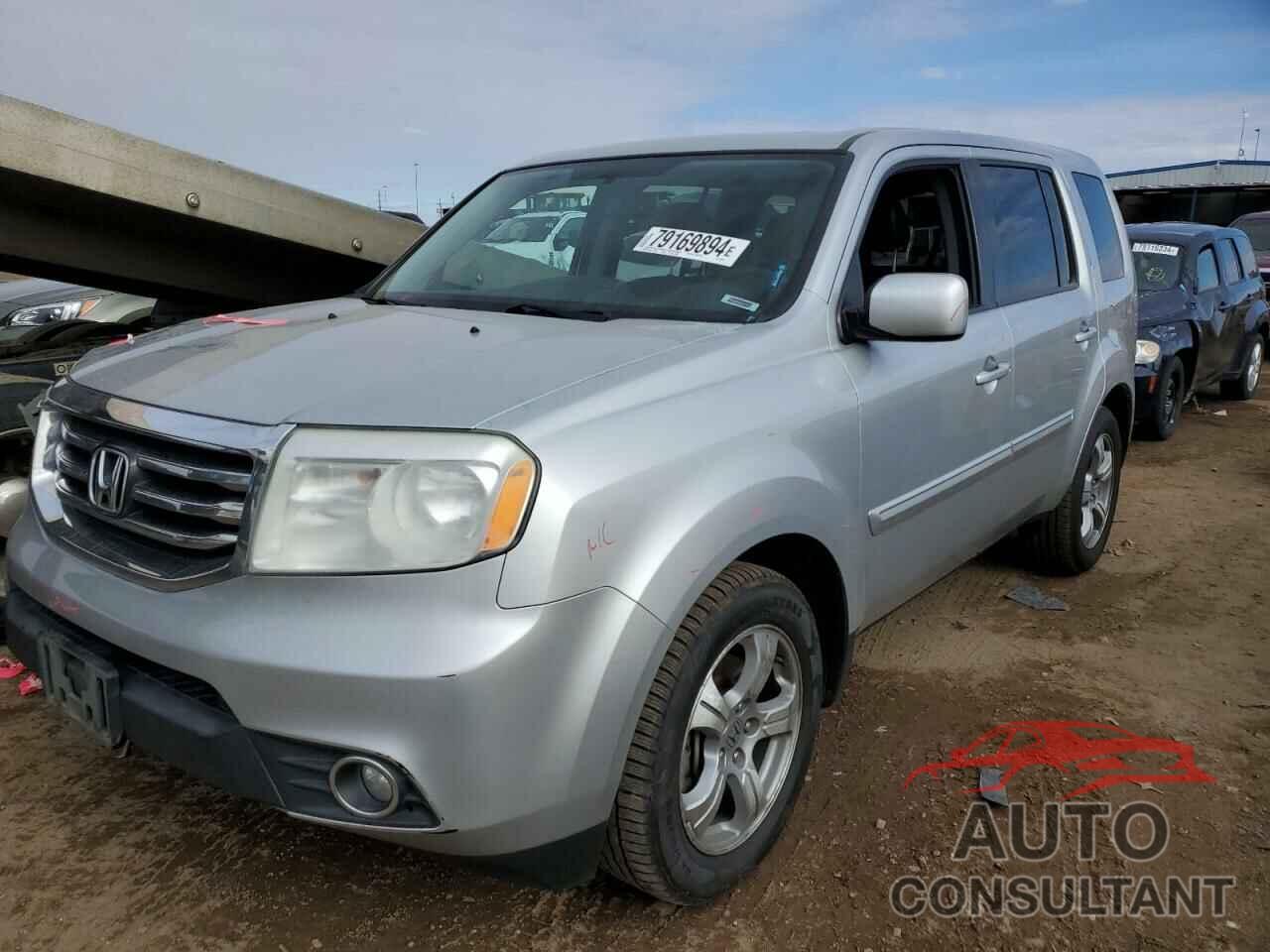 HONDA PILOT 2013 - 5FNYF4H50DB006431