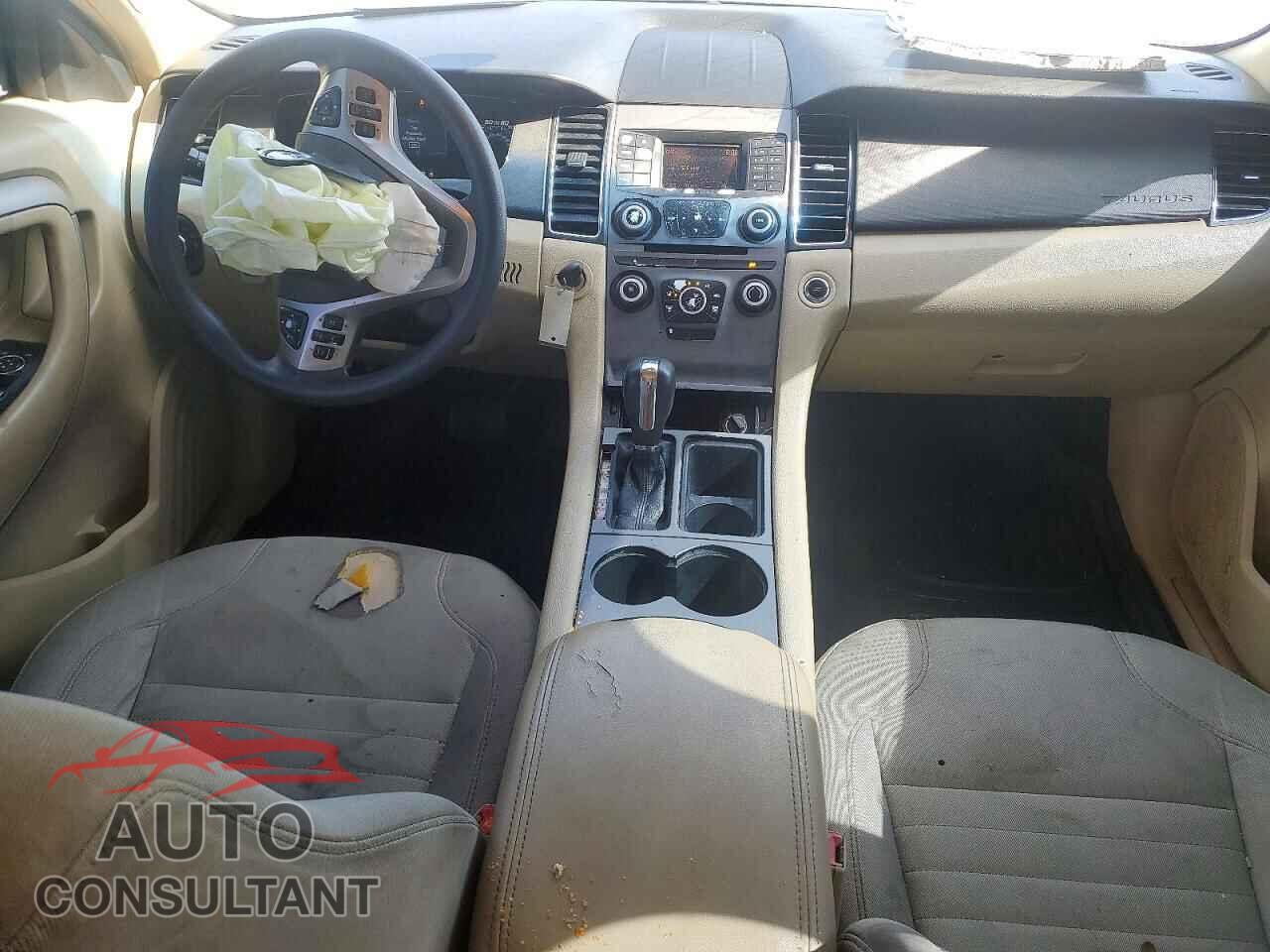 FORD TAURUS 2017 - 1FAHP2D82HG121440