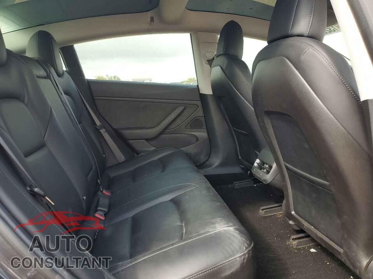 TESLA MODEL 3 2018 - 5YJ3E1EA9JF044295