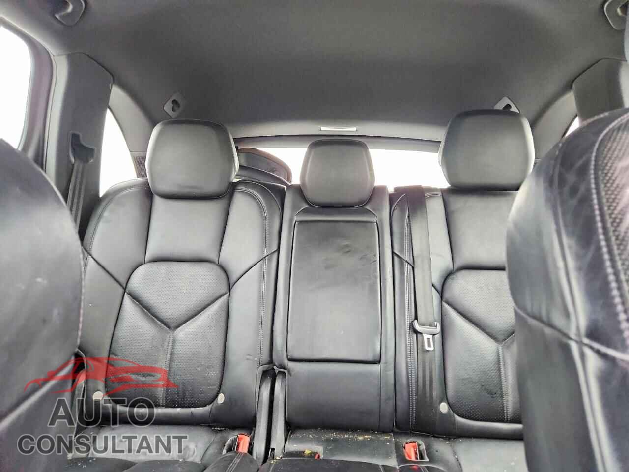 PORSCHE CAYENNE 2016 - WP1AA2A25GKA12963