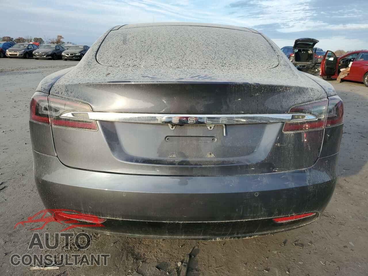 TESLA MODEL S 2018 - 5YJSA1E21JF258147