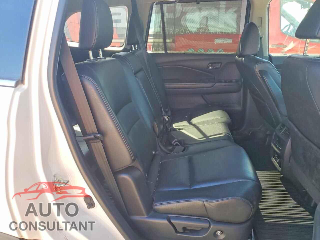 HONDA PILOT 2017 - 5FNYF6H95HB085924
