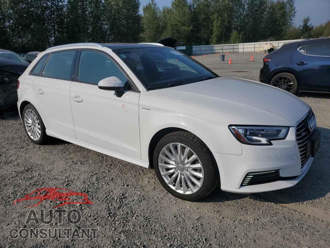 AUDI A3 2018 - WAUUPBFF2JA065641