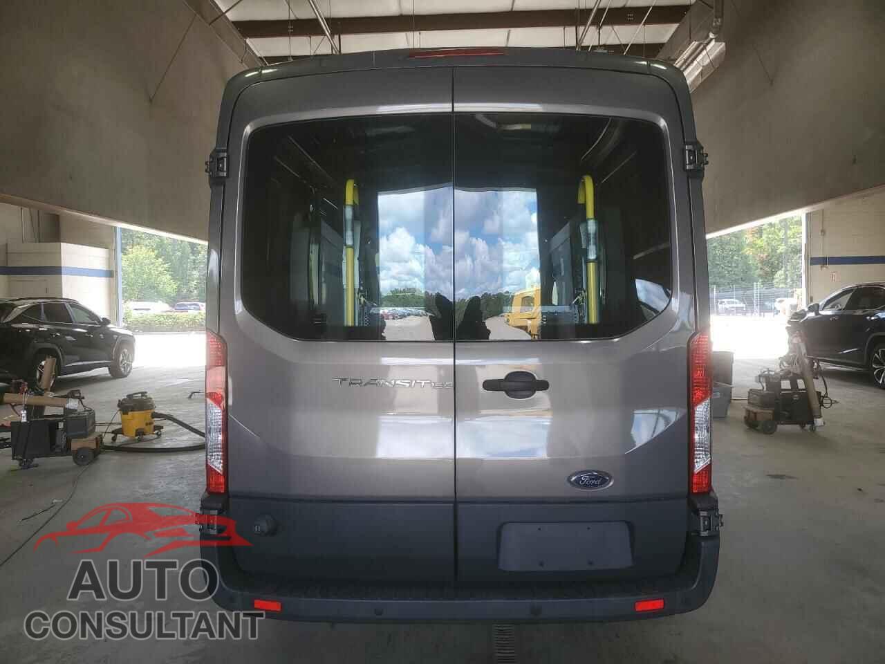 FORD TRANSIT 2015 - 1FTNE1CM2FKA51492