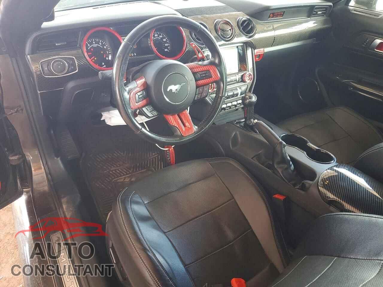 FORD MUSTANG 2019 - 1FA6P8CF4K5200623