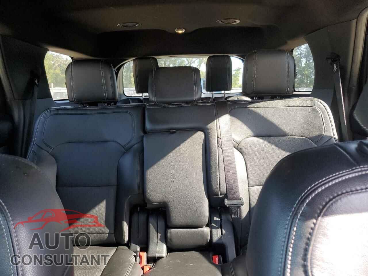 FORD EXPLORER 2018 - 1FM5K7F84JGB15629