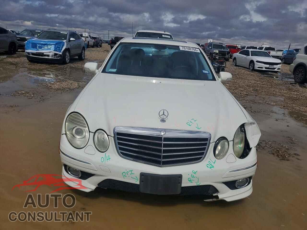 MERCEDES-BENZ E-CLASS 2009 - WDBUF56X89B385406