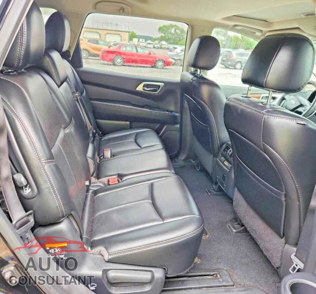 NISSAN PATHFINDER 2017 - 5N1DR2MM7HC609964