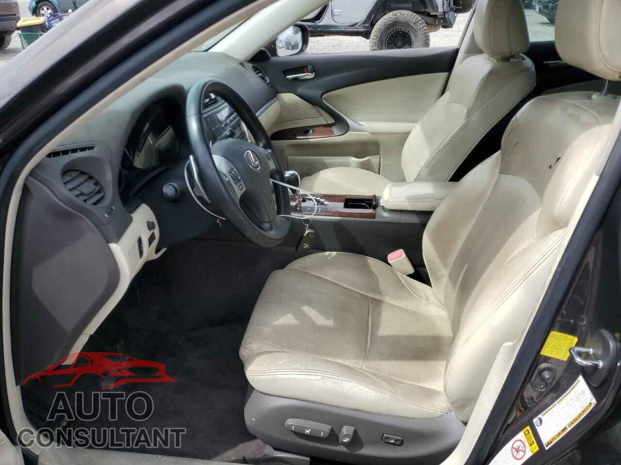 LEXUS IS 2012 - JTHBF5C23C5183143