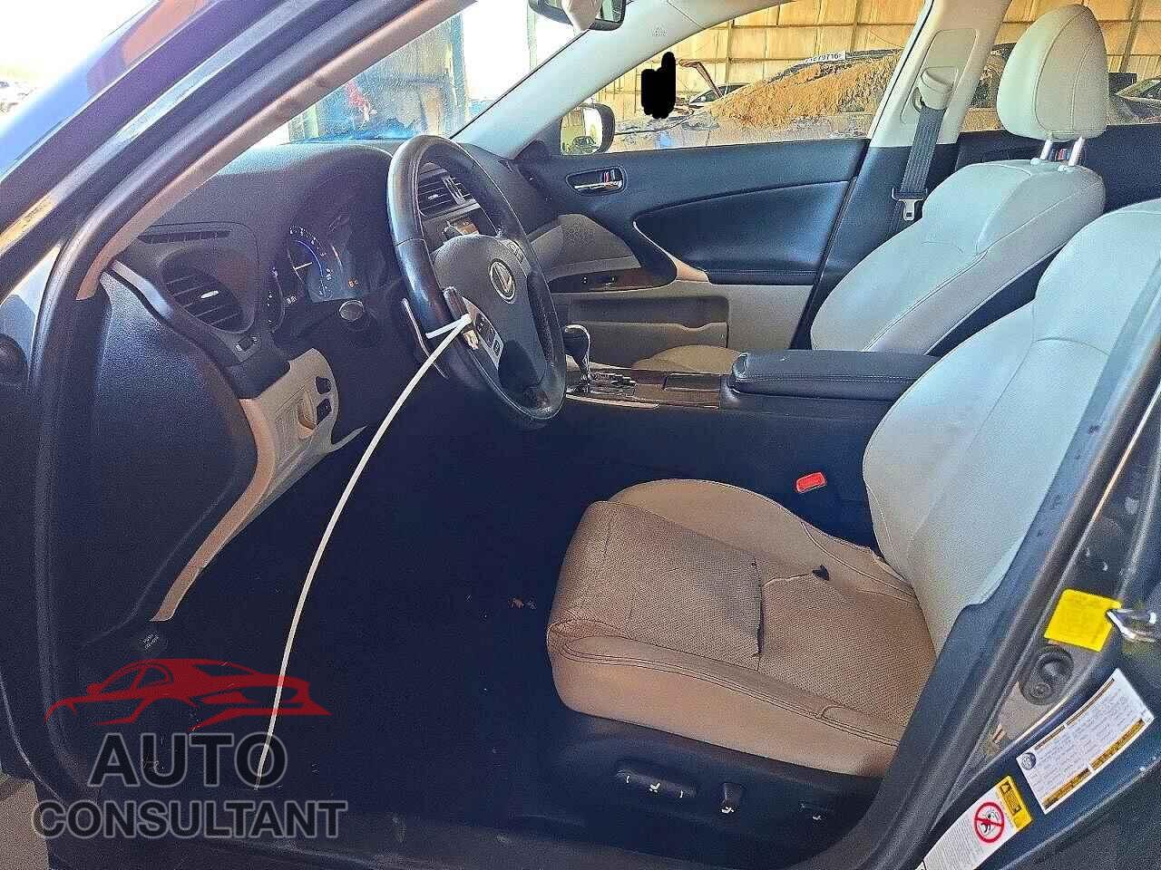 LEXUS IS 2011 - JTHBF5C20B5156755