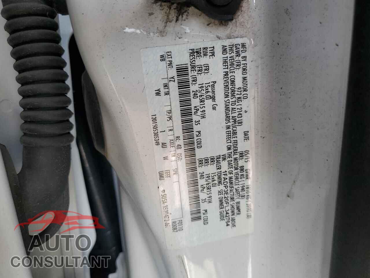 FORD FOCUS 2015 - 1FADP3E20FL342764