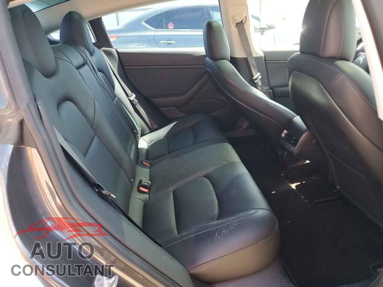TESLA MODEL 3 2018 - 5YJ3E1EA4JF077656