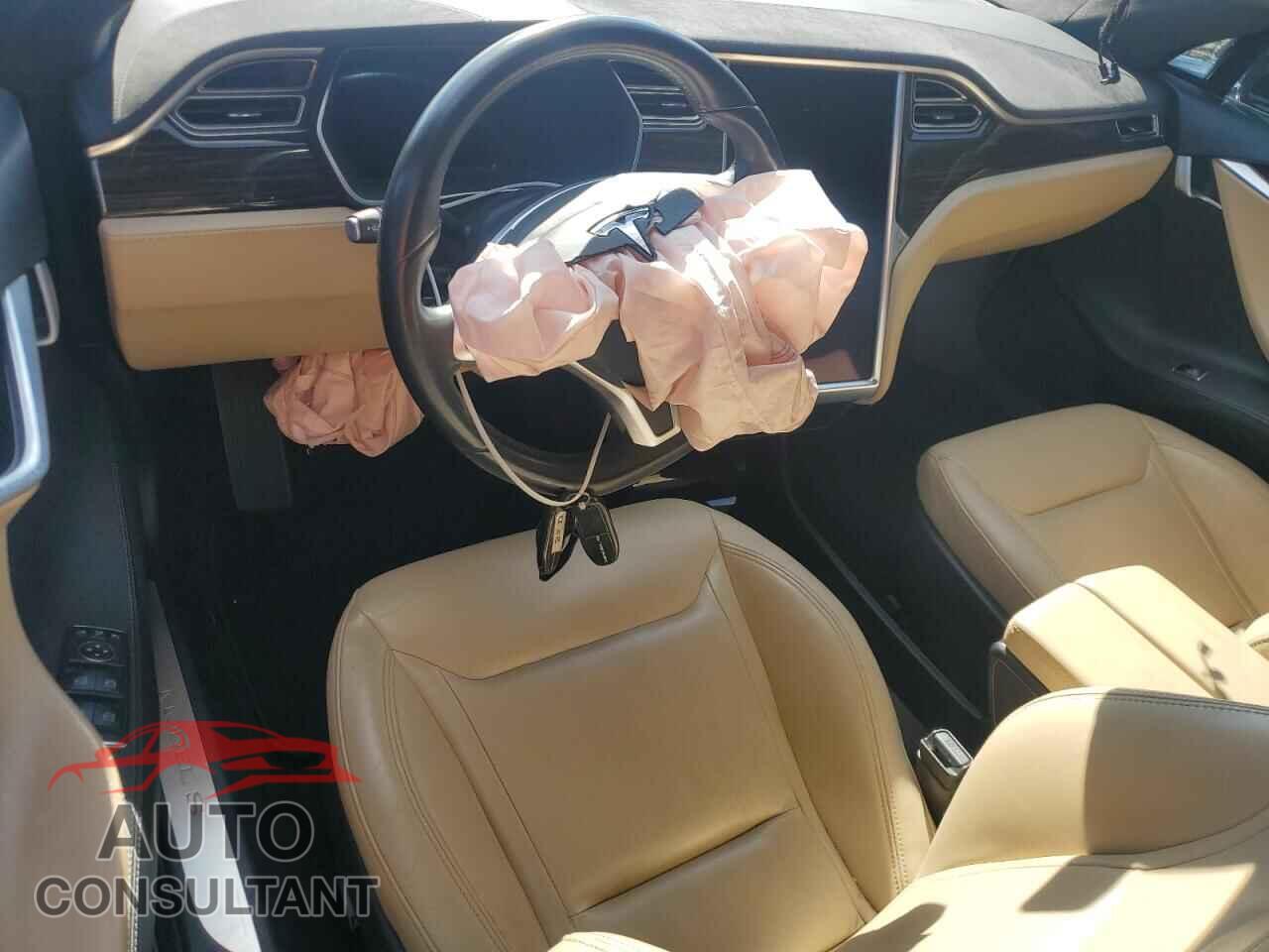 TESLA MODEL S 2015 - 5YJSA1E20FF110479