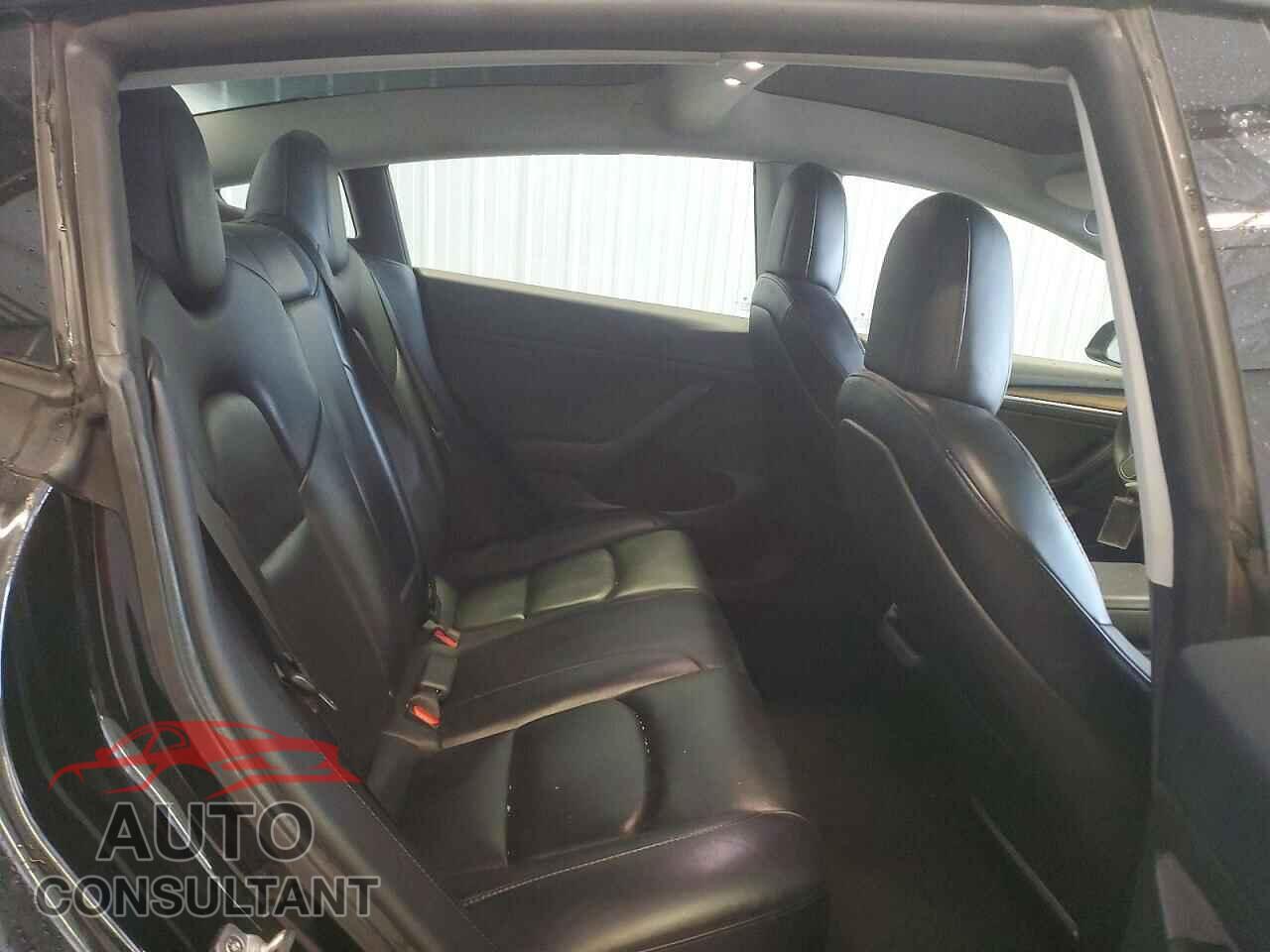 TESLA MODEL 3 2022 - 5YJ3E1EA6NF289612