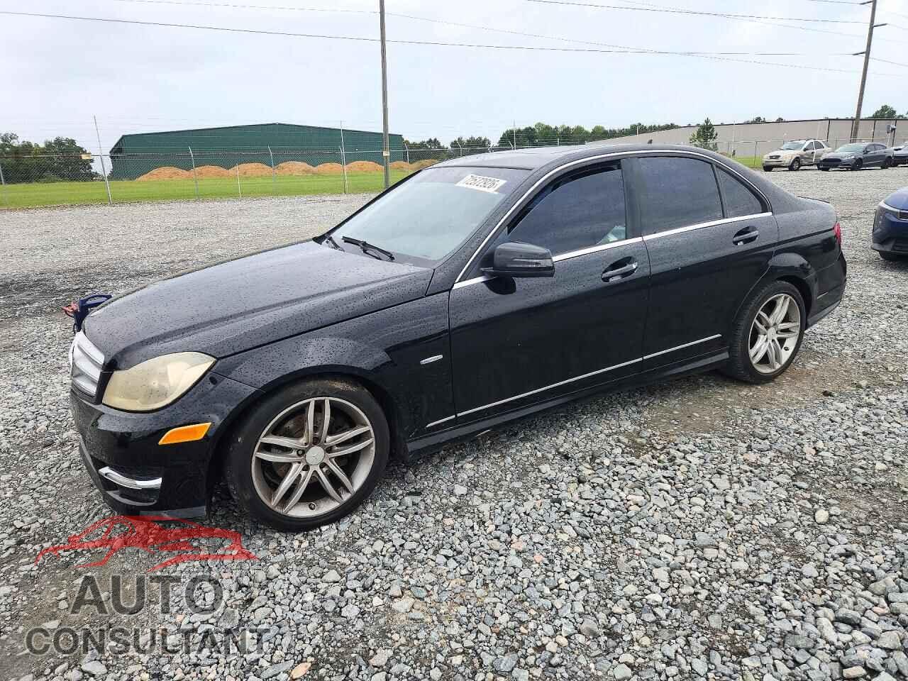 MERCEDES-BENZ C-CLASS 2012 - WDDGF4HB5CR215521