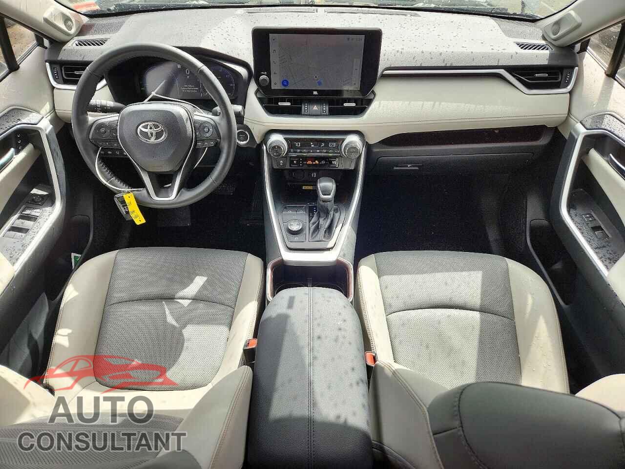 TOYOTA RAV4 2024 - JTMD6RFV7RD144447