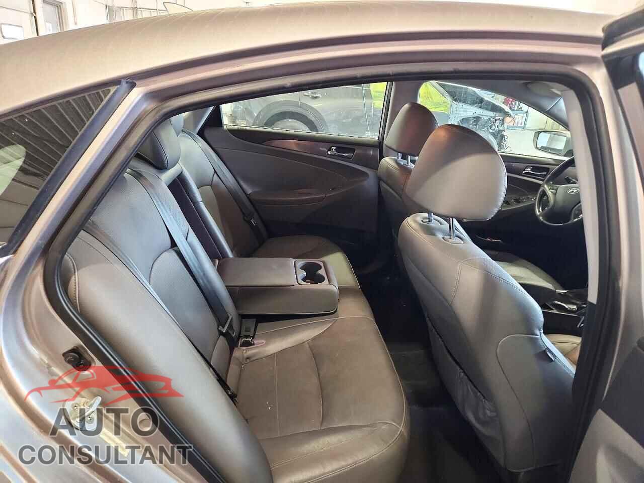 HYUNDAI SONATA 2012 - KMHEC4A48CA036180