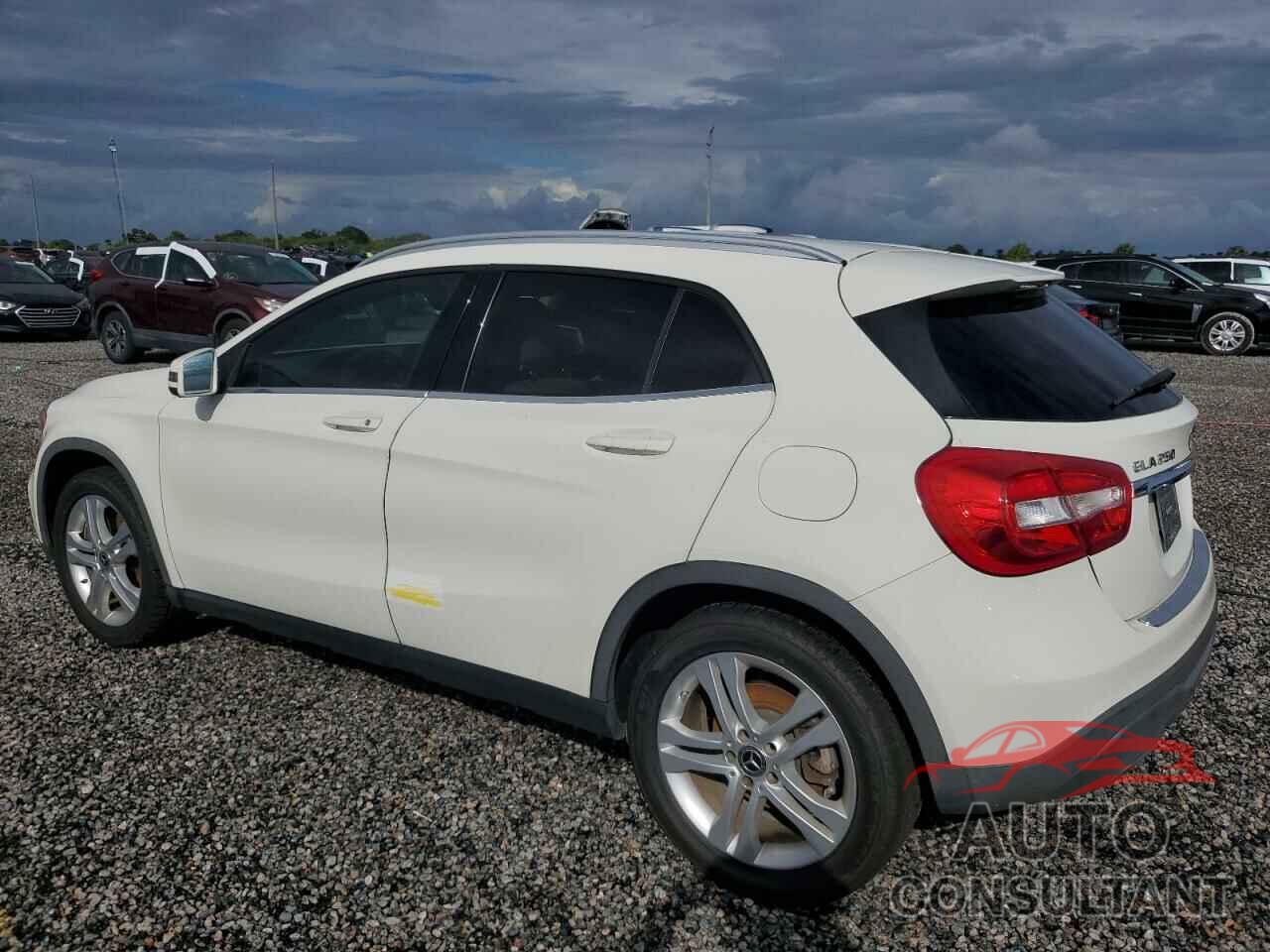 MERCEDES-BENZ GLA-CLASS 2018 - WDCTG4EB5JJ431711