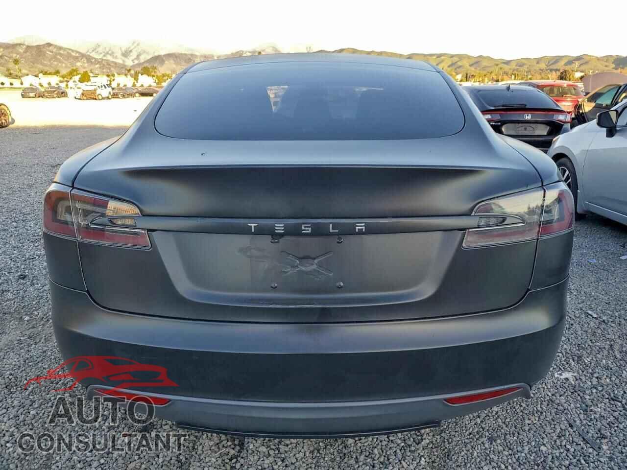 TESLA MODEL S 2014 - 5YJSA1H13EFP63051