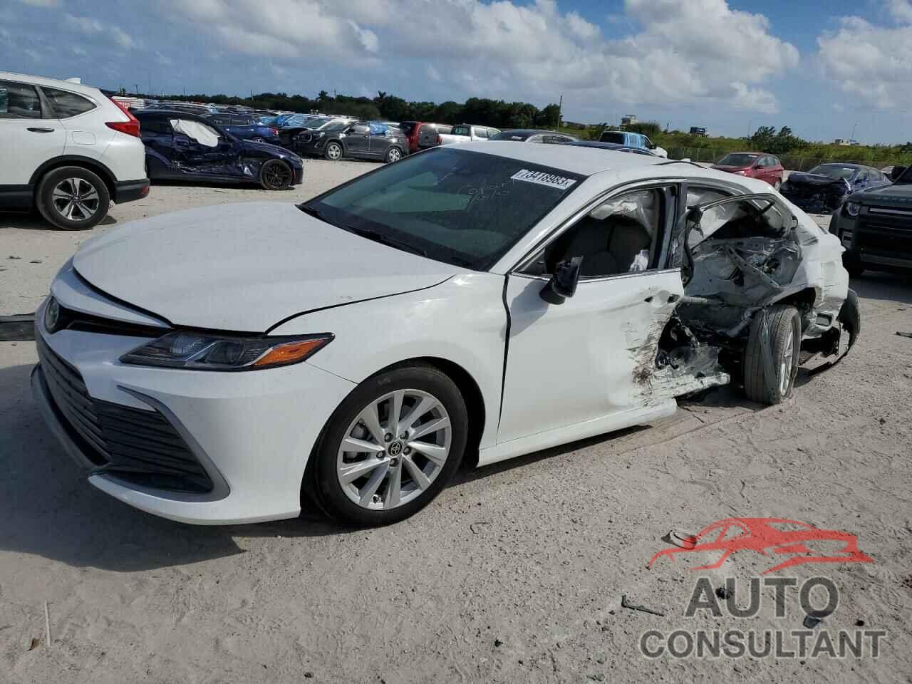 TOYOTA CAMRY 2022 - 4T1C11AK7NU058909