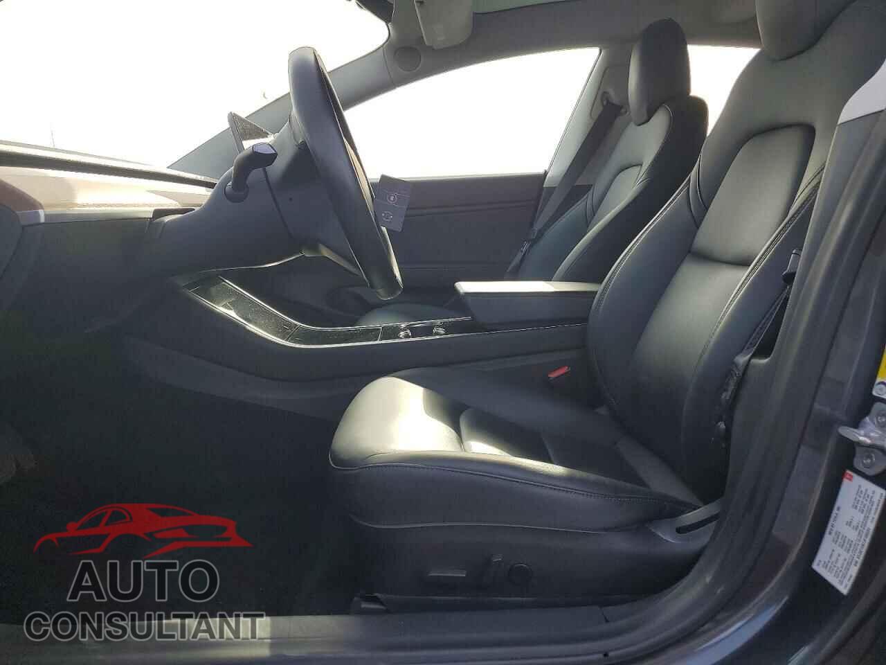 TESLA MODEL 3 2018 - 5YJ3E1EB7JF185231