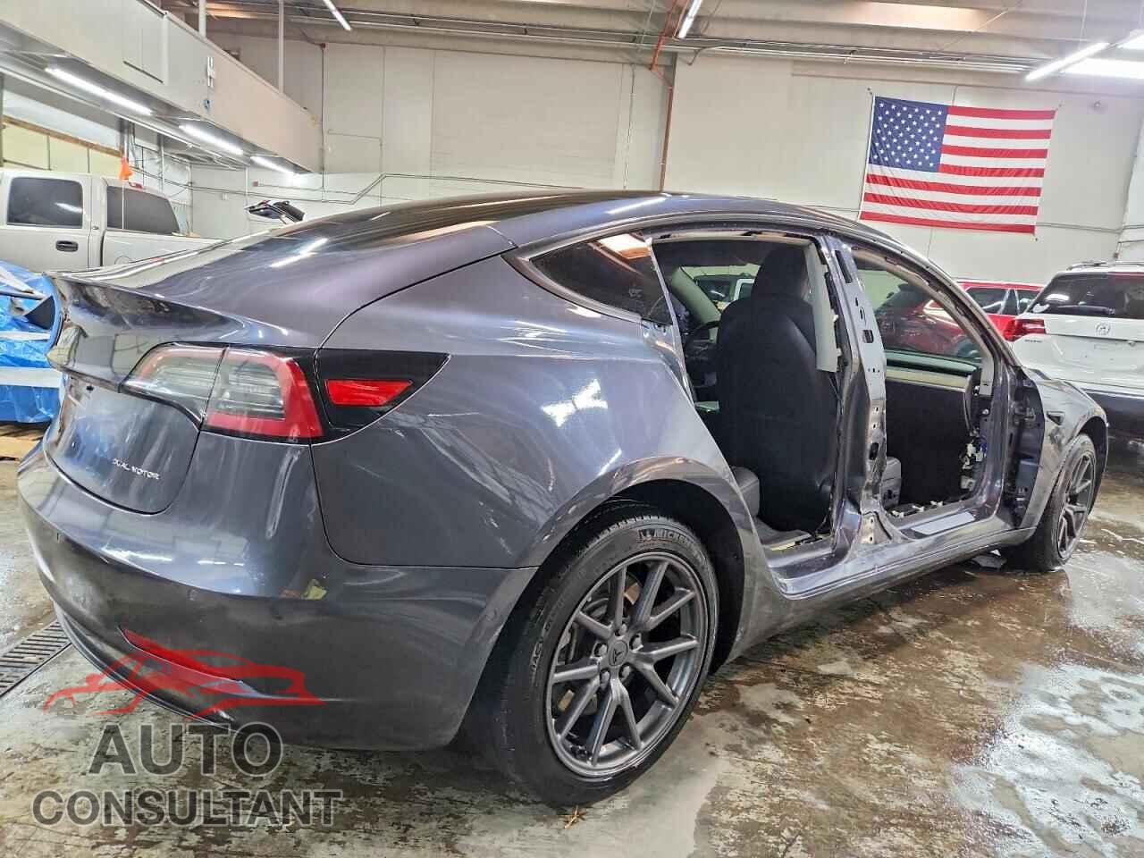 TESLA MODEL 3 2018 - 5YJ3E1EB4JF128548