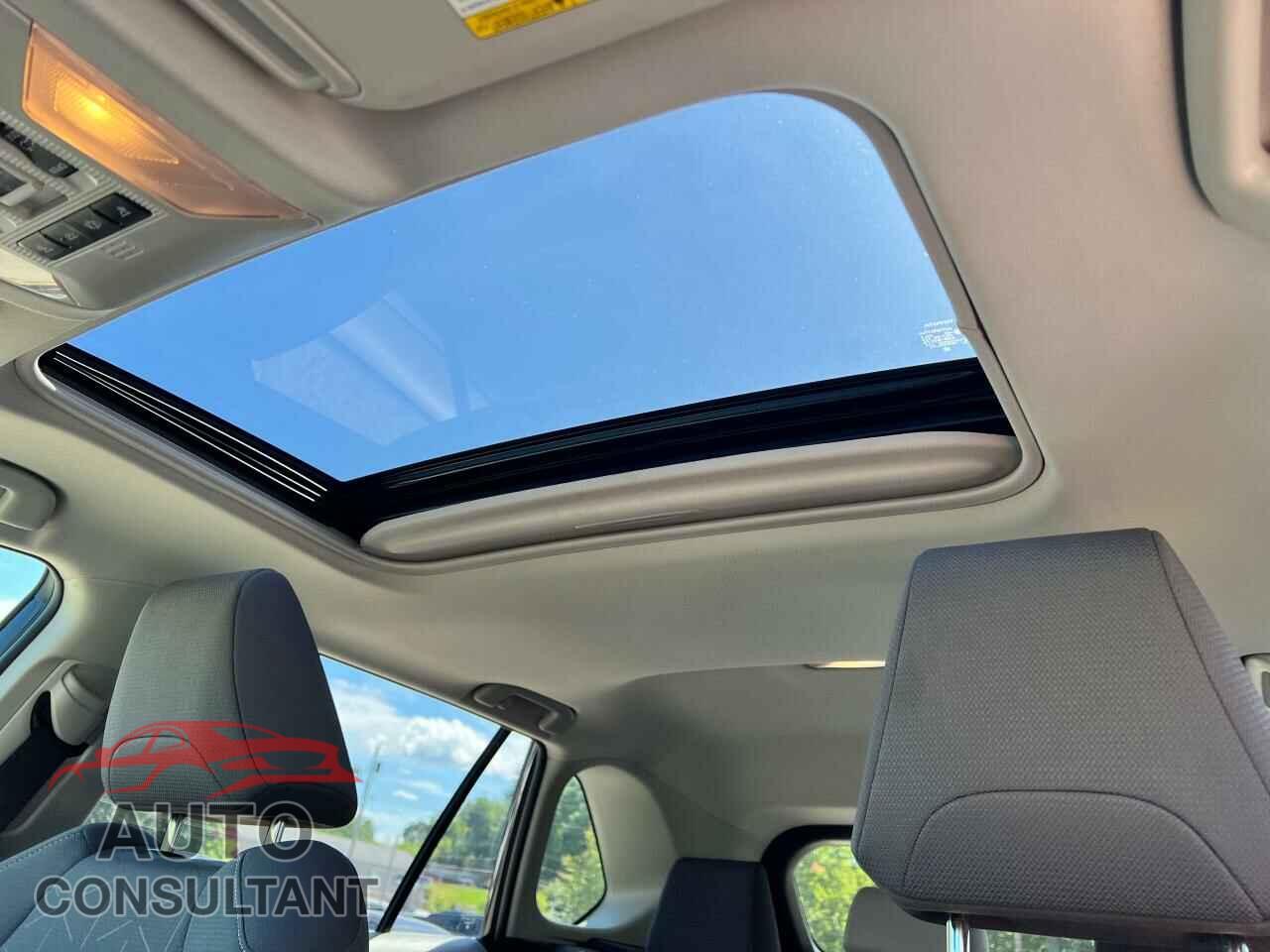 TOYOTA RAV4 2019 - JTMP1RFV1KD511795