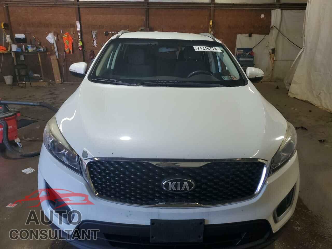 KIA SORENTO 2017 - 5XYPGDA52HG321085
