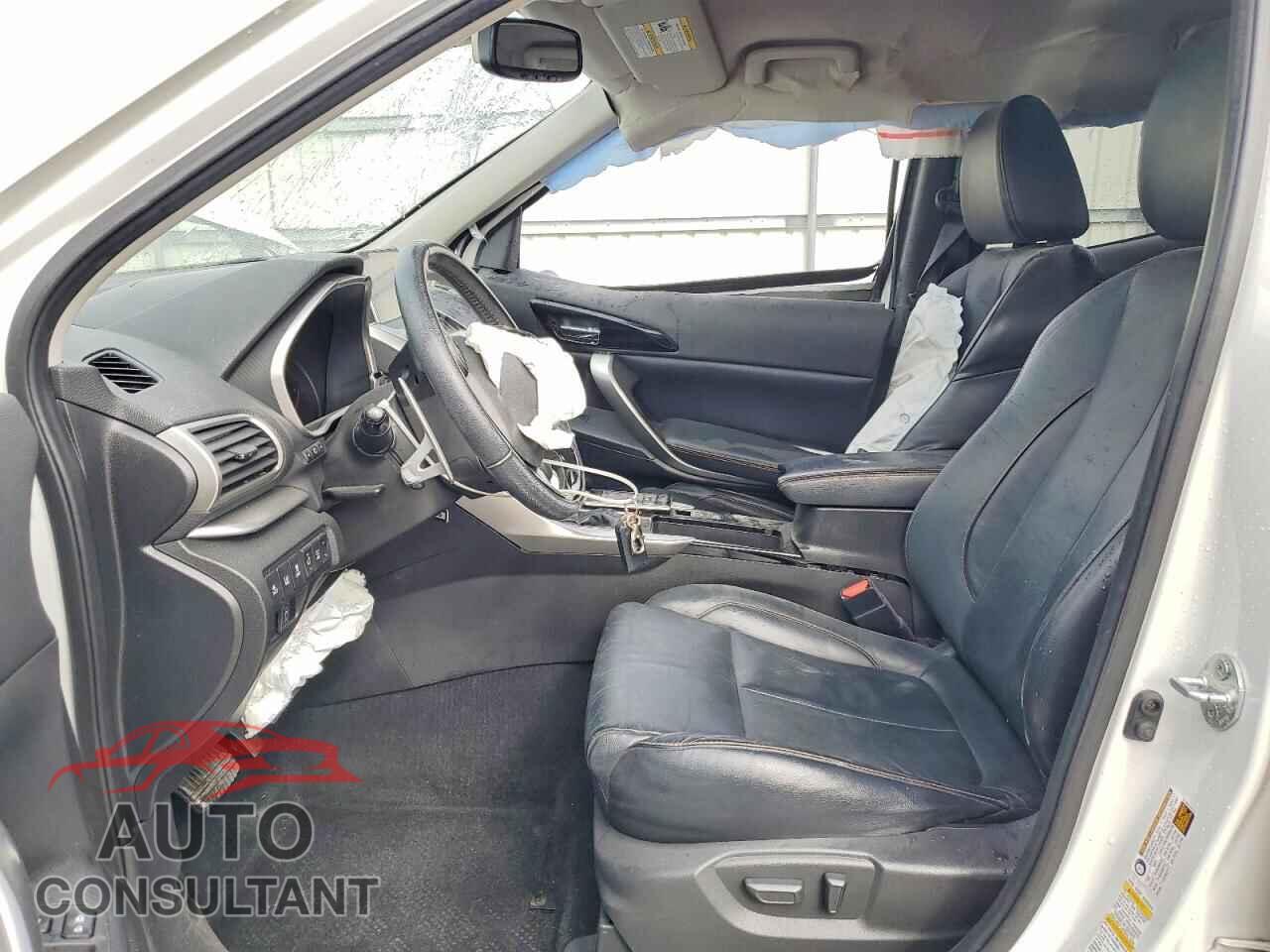 MITSUBISHI ECLIPSE 2018 - JA4AT5AA5JZ042767