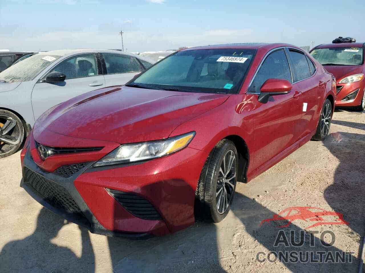 TOYOTA CAMRY 2018 - 4T1B11HK8JU562865