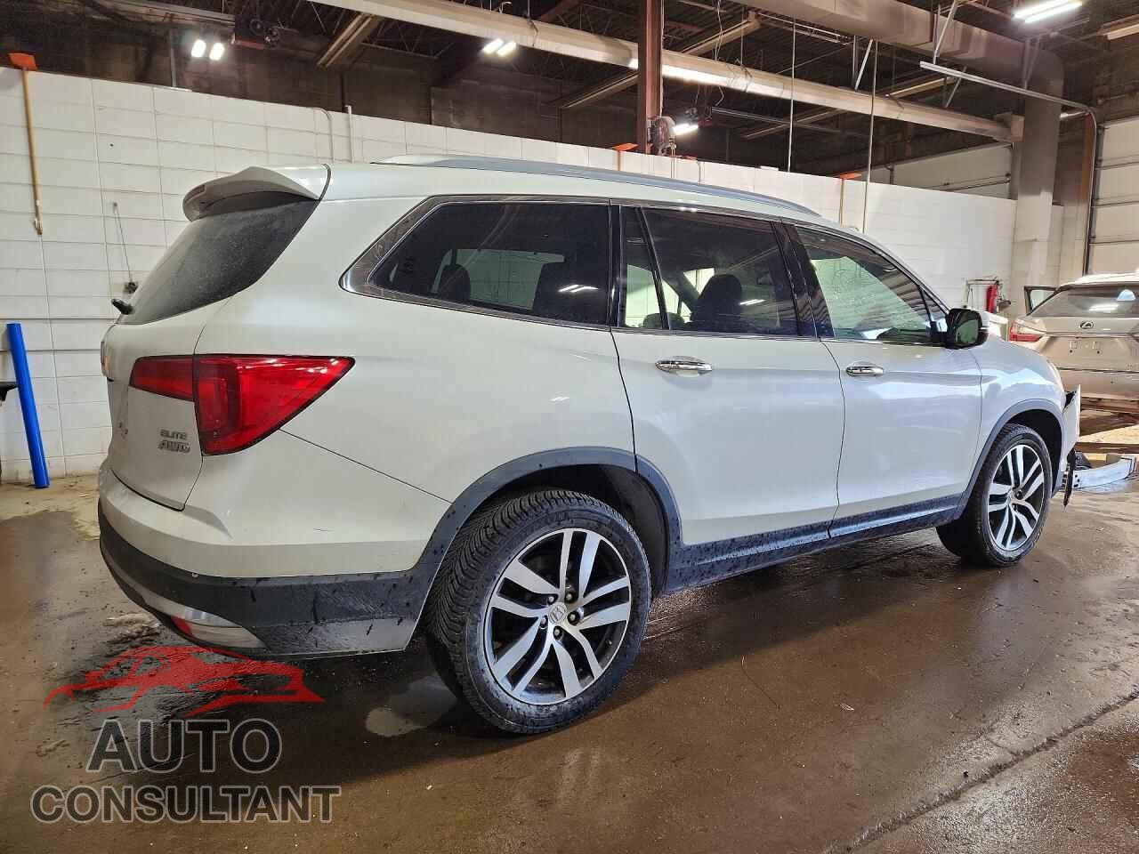 HONDA PILOT 2017 - 5FNYF6H02HB023950