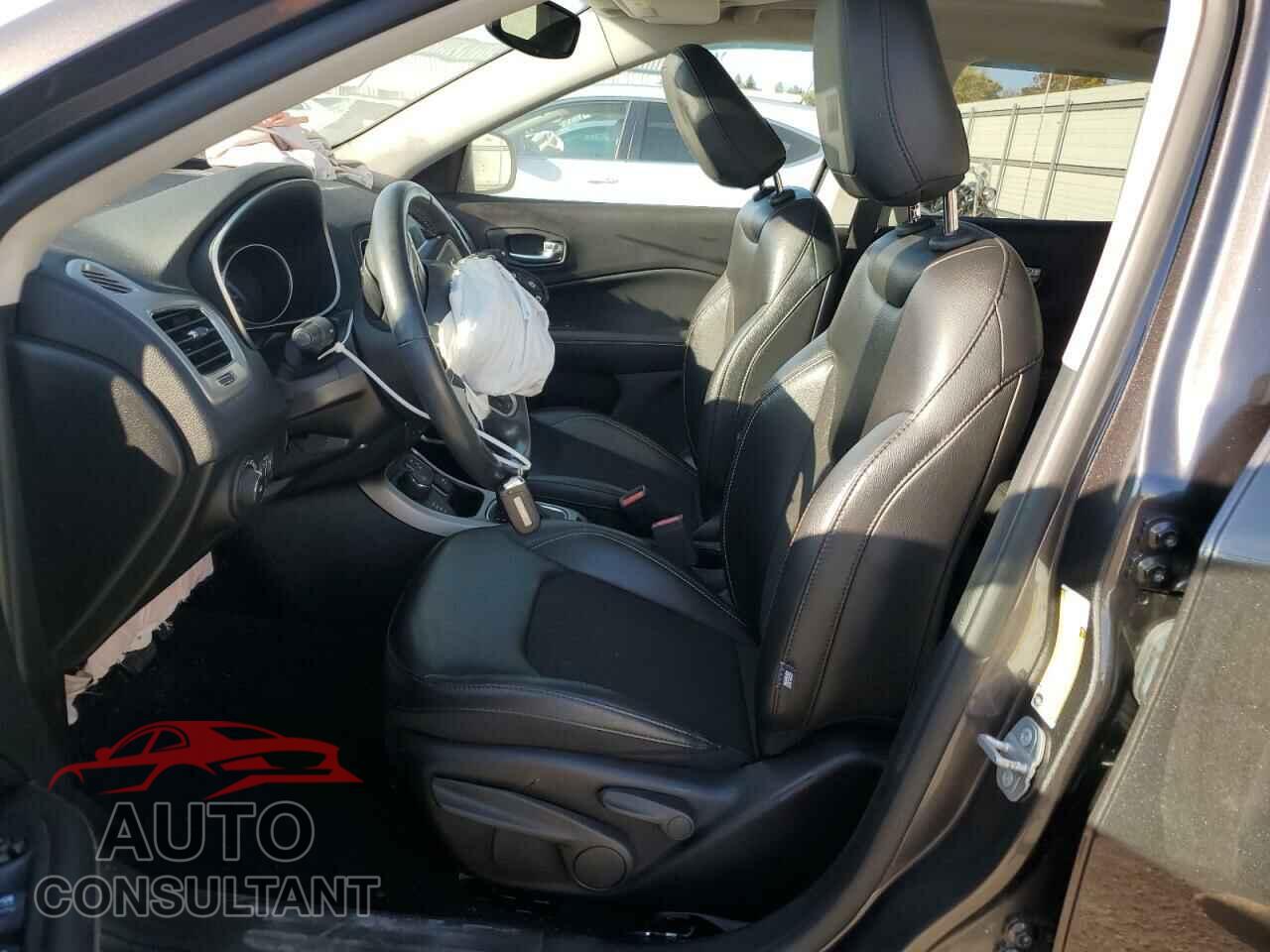 JEEP COMPASS 2020 - 3C4NJDBB4LT255556