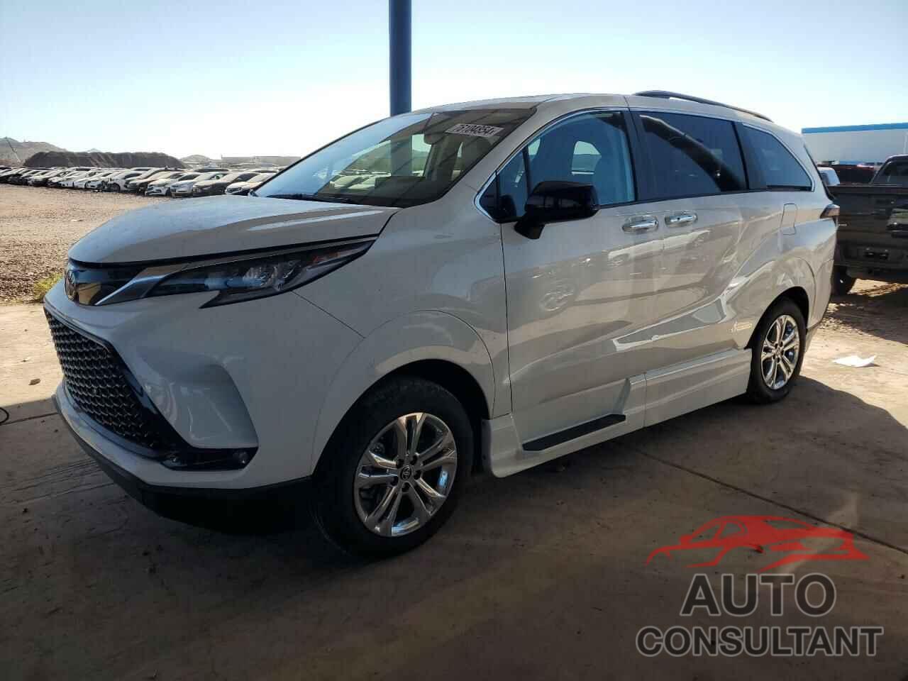 TOYOTA SIENNA 2022 - 5TDDSKFC7NS071144